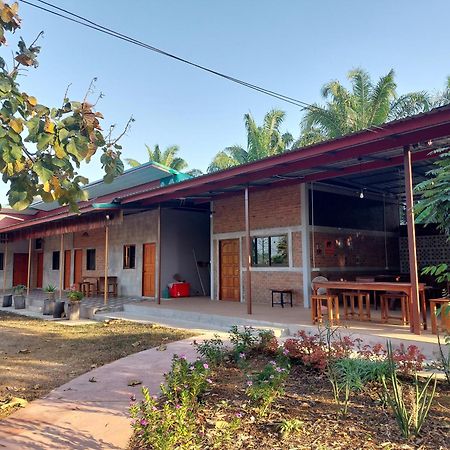 Yoga Homestay Seka Exterior photo